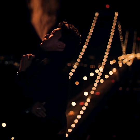 满山的猴子我腚最红