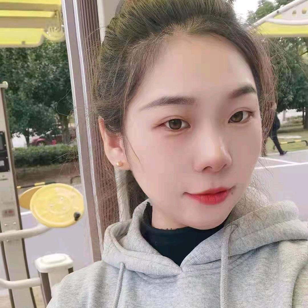 莹妈带三娃