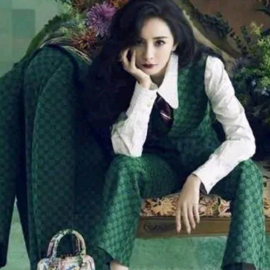 木子  