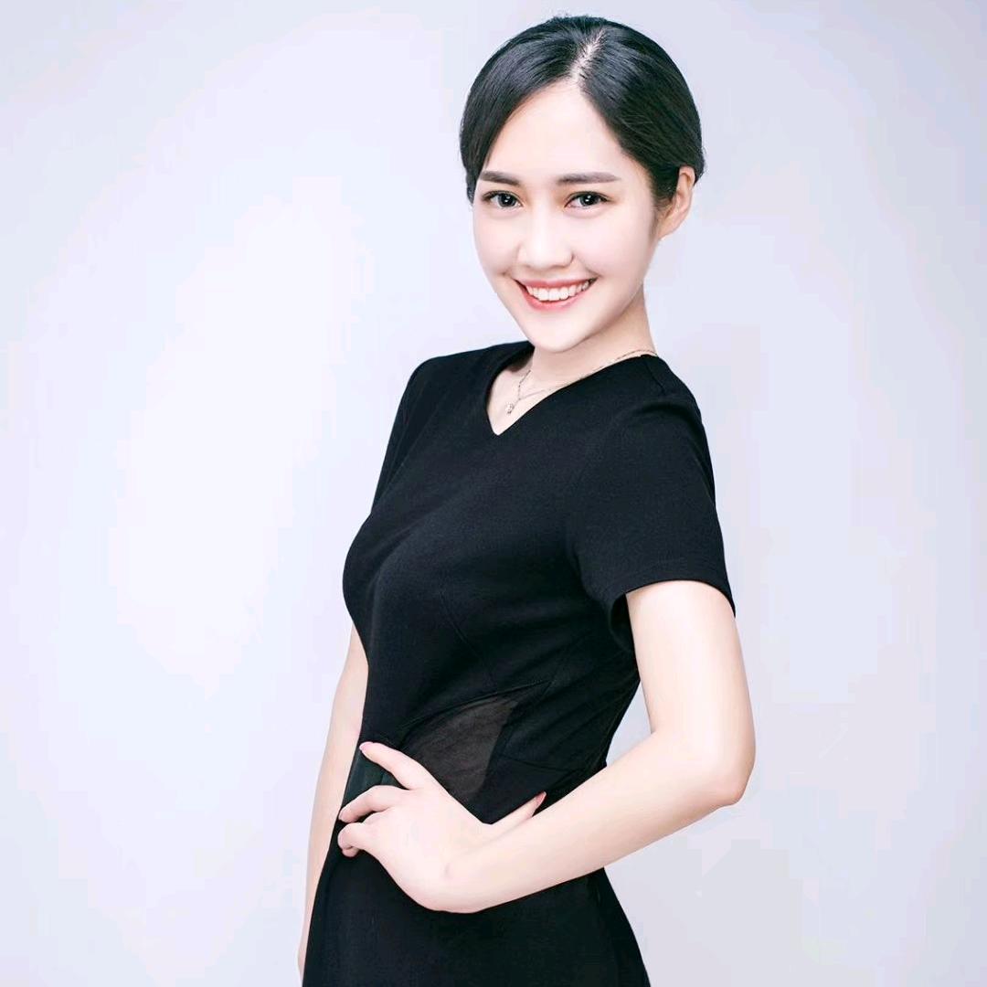 谭椰（行长小姐姐）