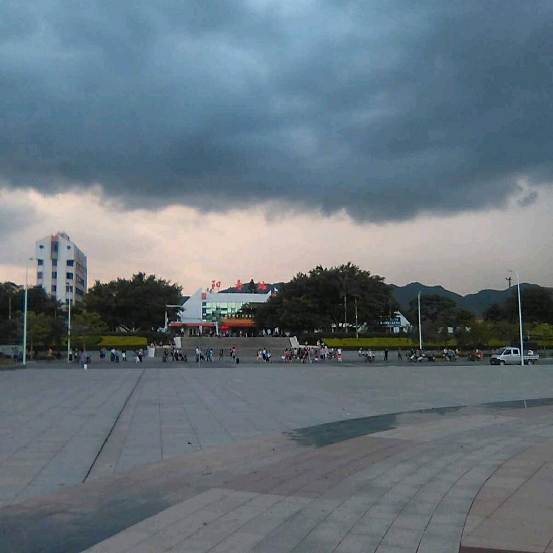 恋之海蓝天与白云