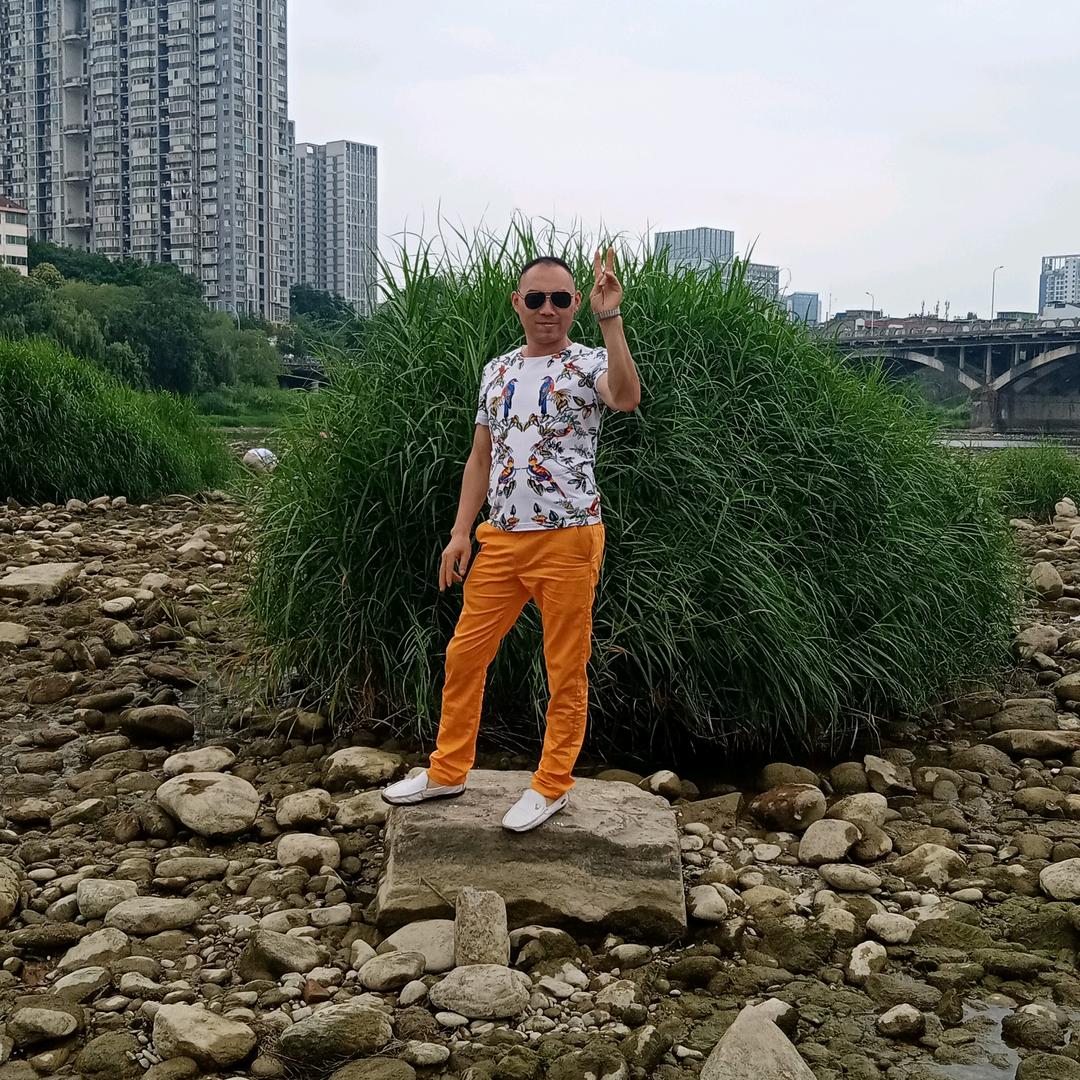 用户2134406289011草原雄鹰