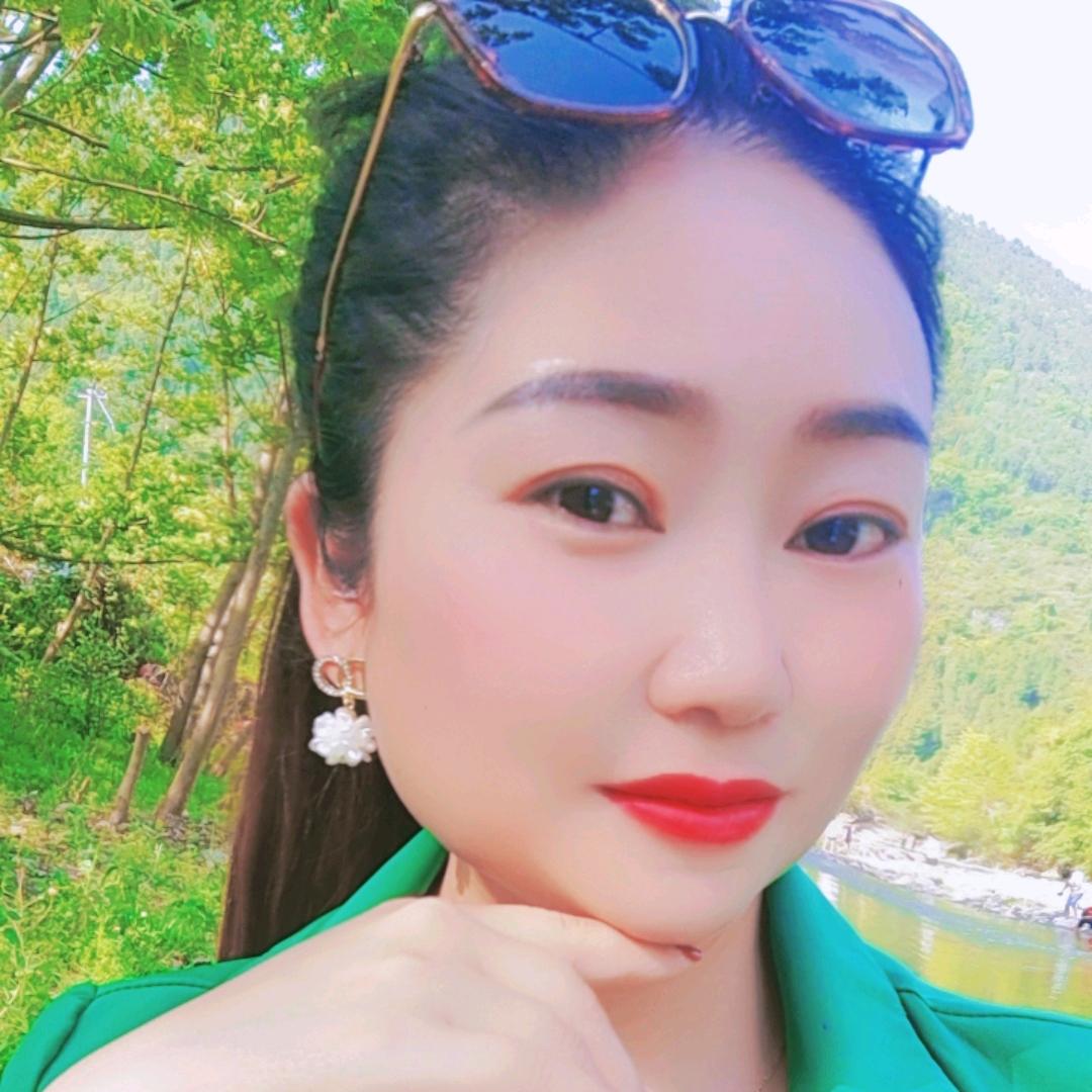 东梅👠
