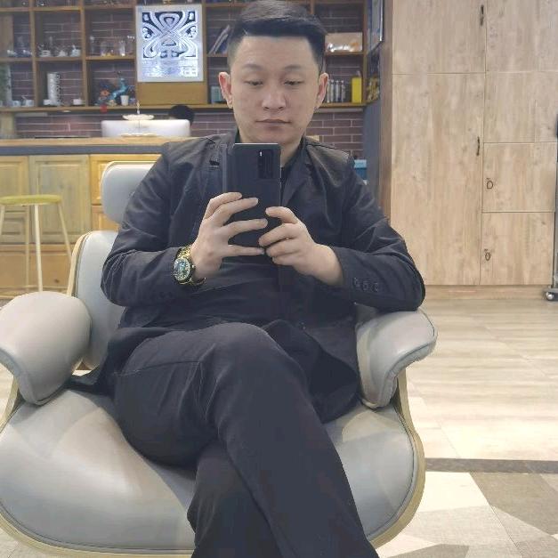 董先生。