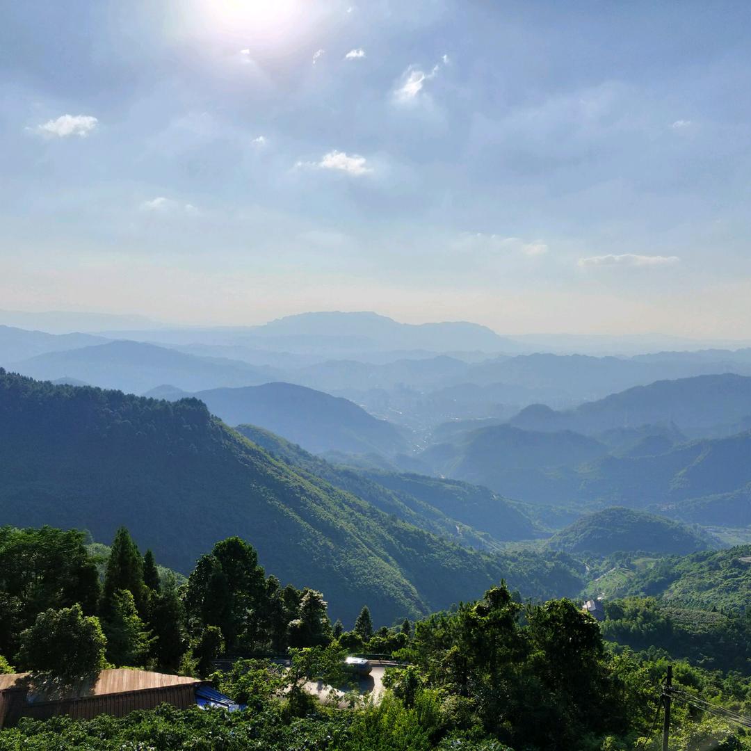 在路上，看河山