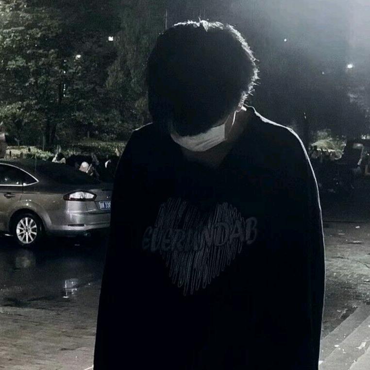 恸赨.头像