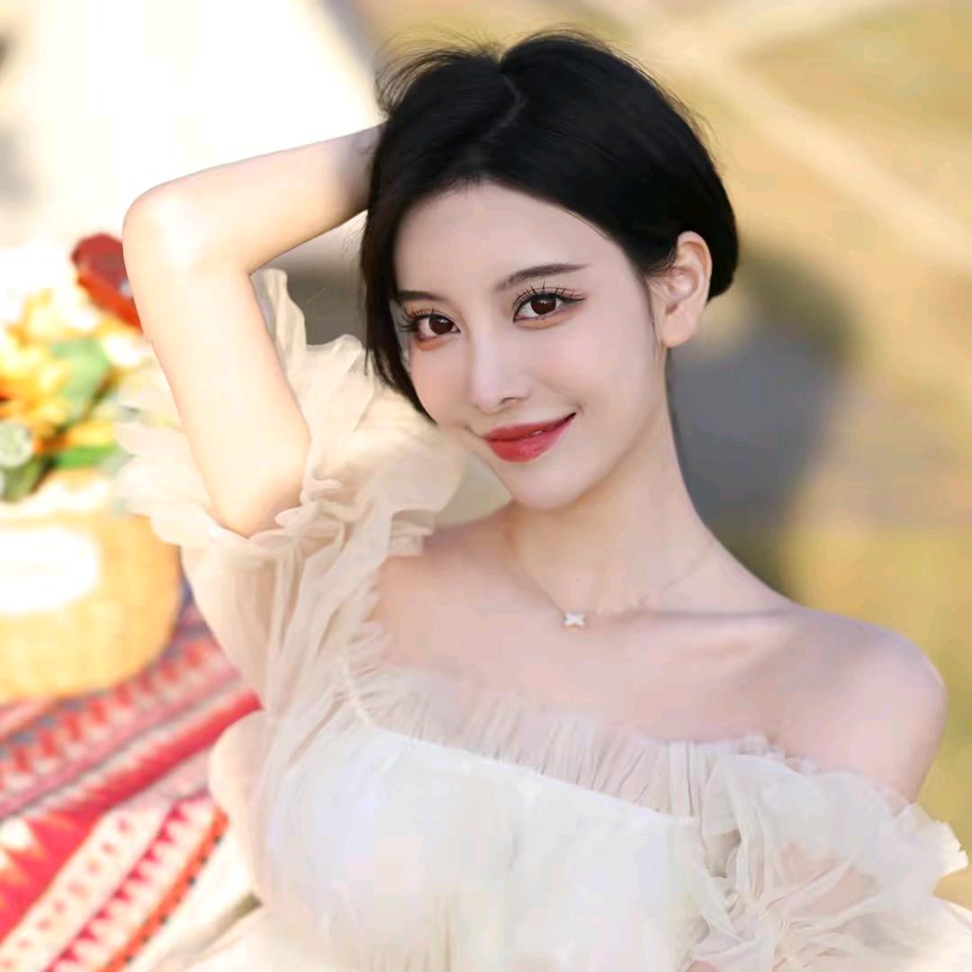周诗婷