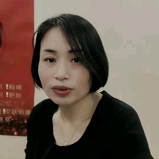 邓冬华2001年厂家负责化妆品