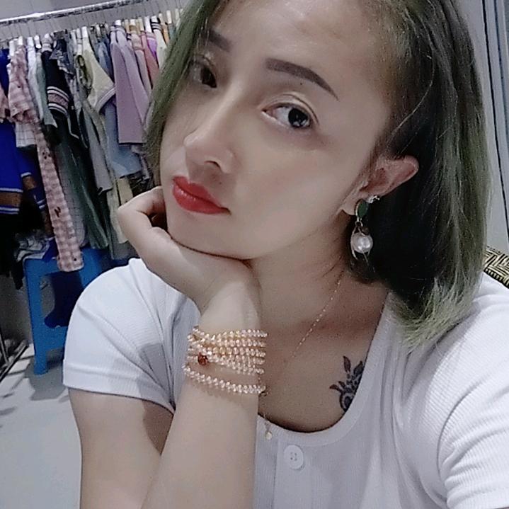 晴儿 壮美芙人服装店
