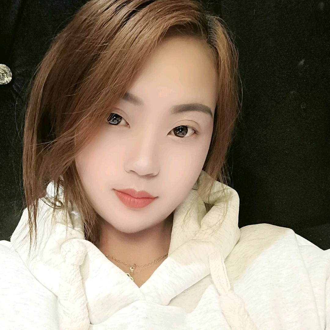 爱吃西瓜的小女孩