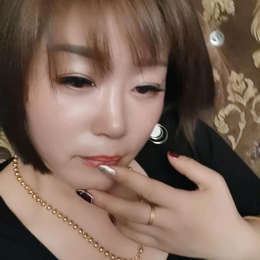 青青，