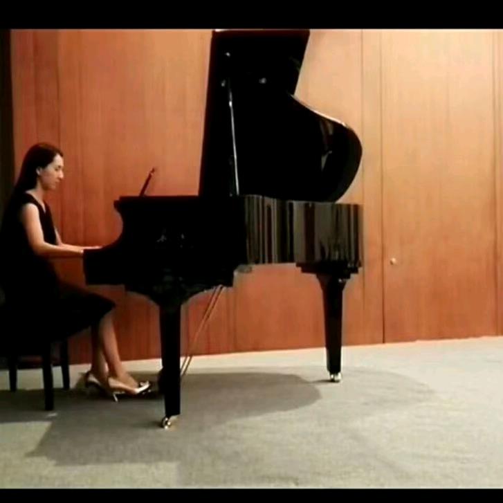 锦瑟cdj钢琴老师