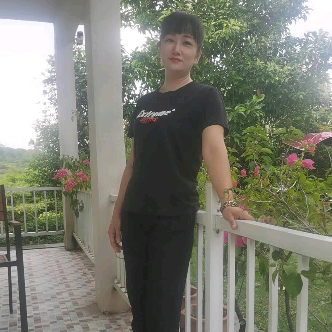 Hui  芳