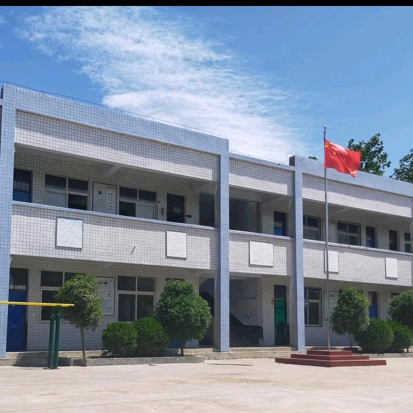 花石镇崛山小学