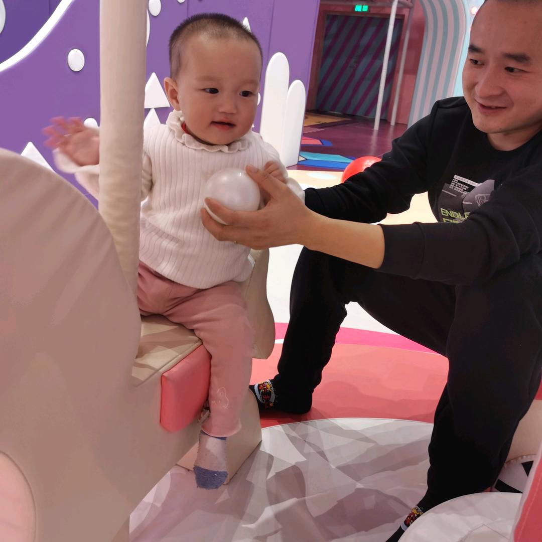 金江河里摸鱼