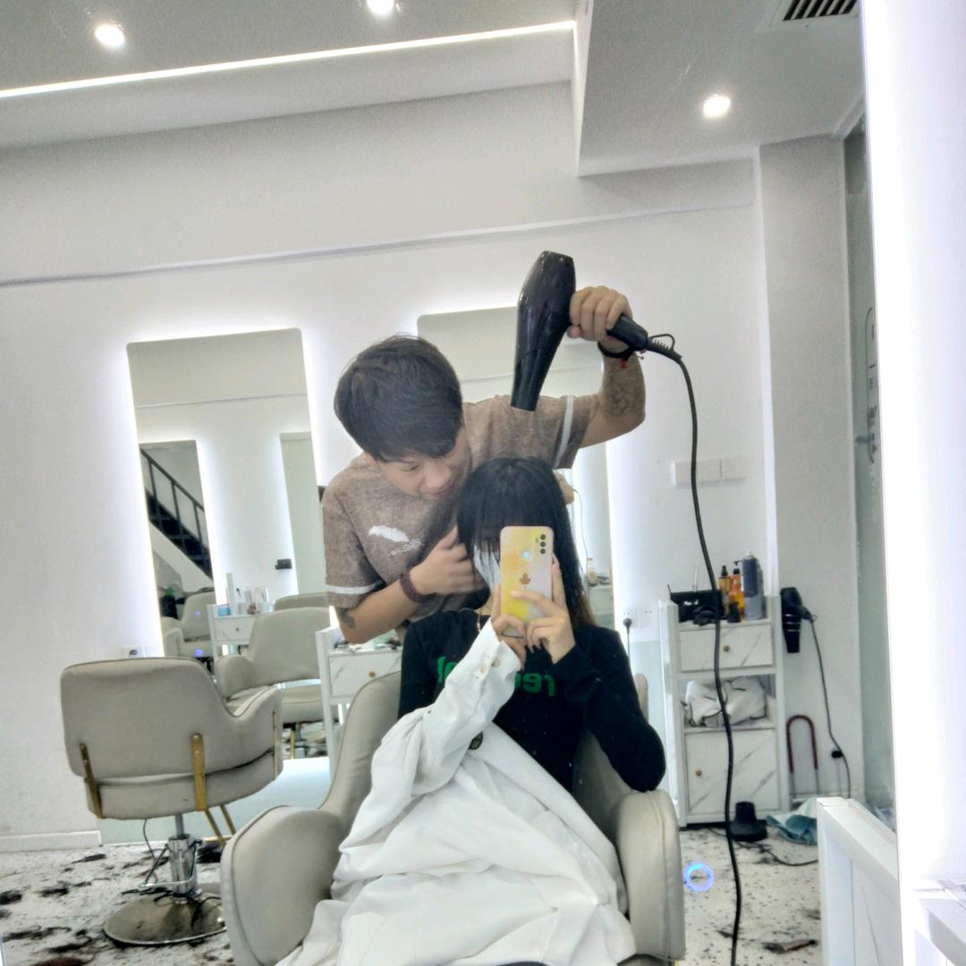 阿宇。