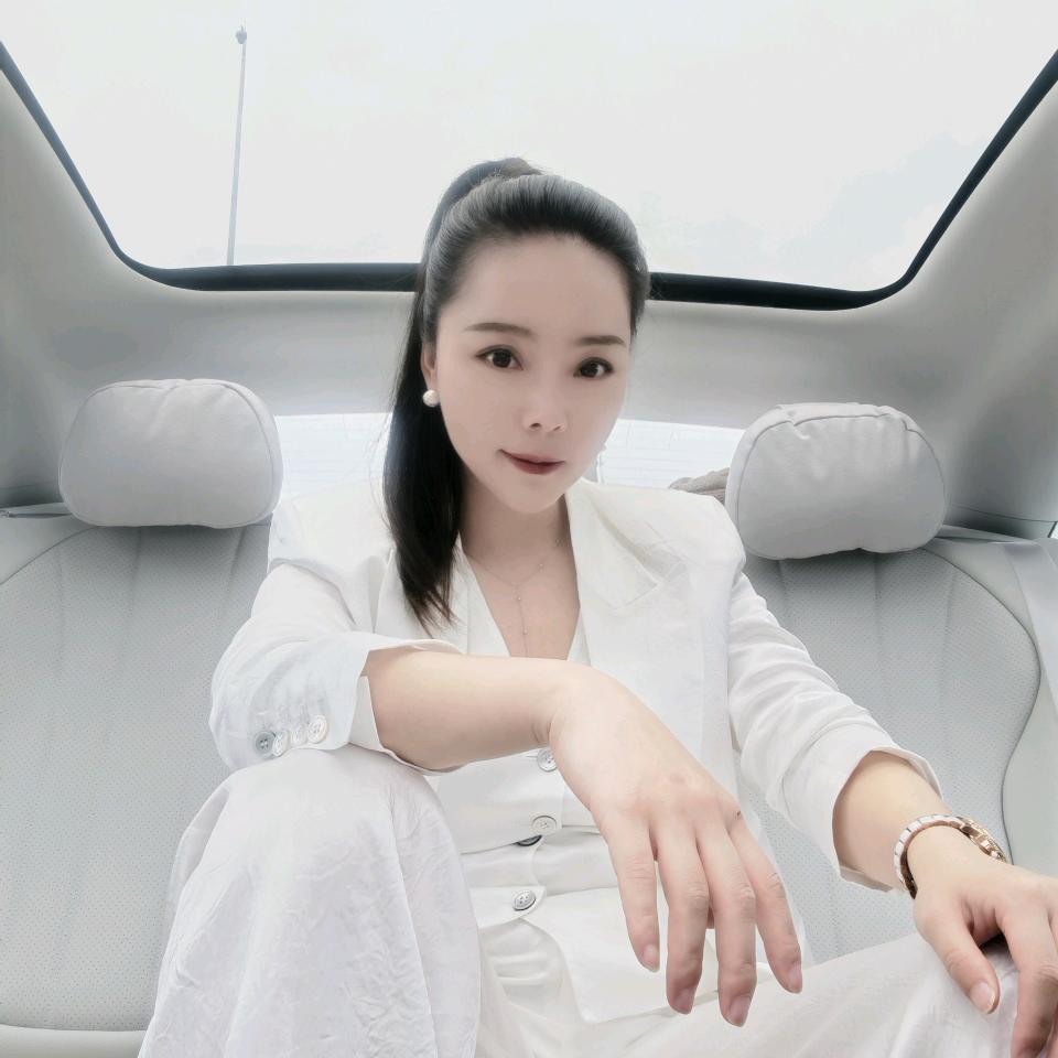 琼舞飞扬·杨校长