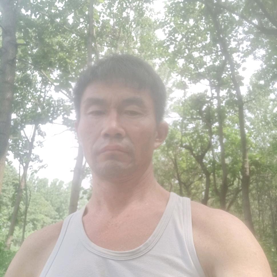 歪头小哥和女儿诺诺