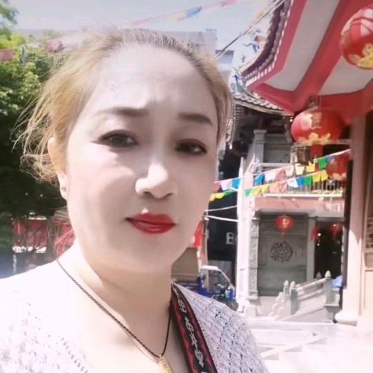 开心老板娘（阿琼）