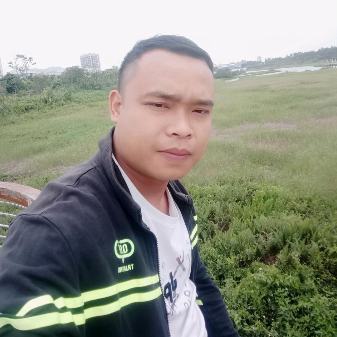 李*忠
