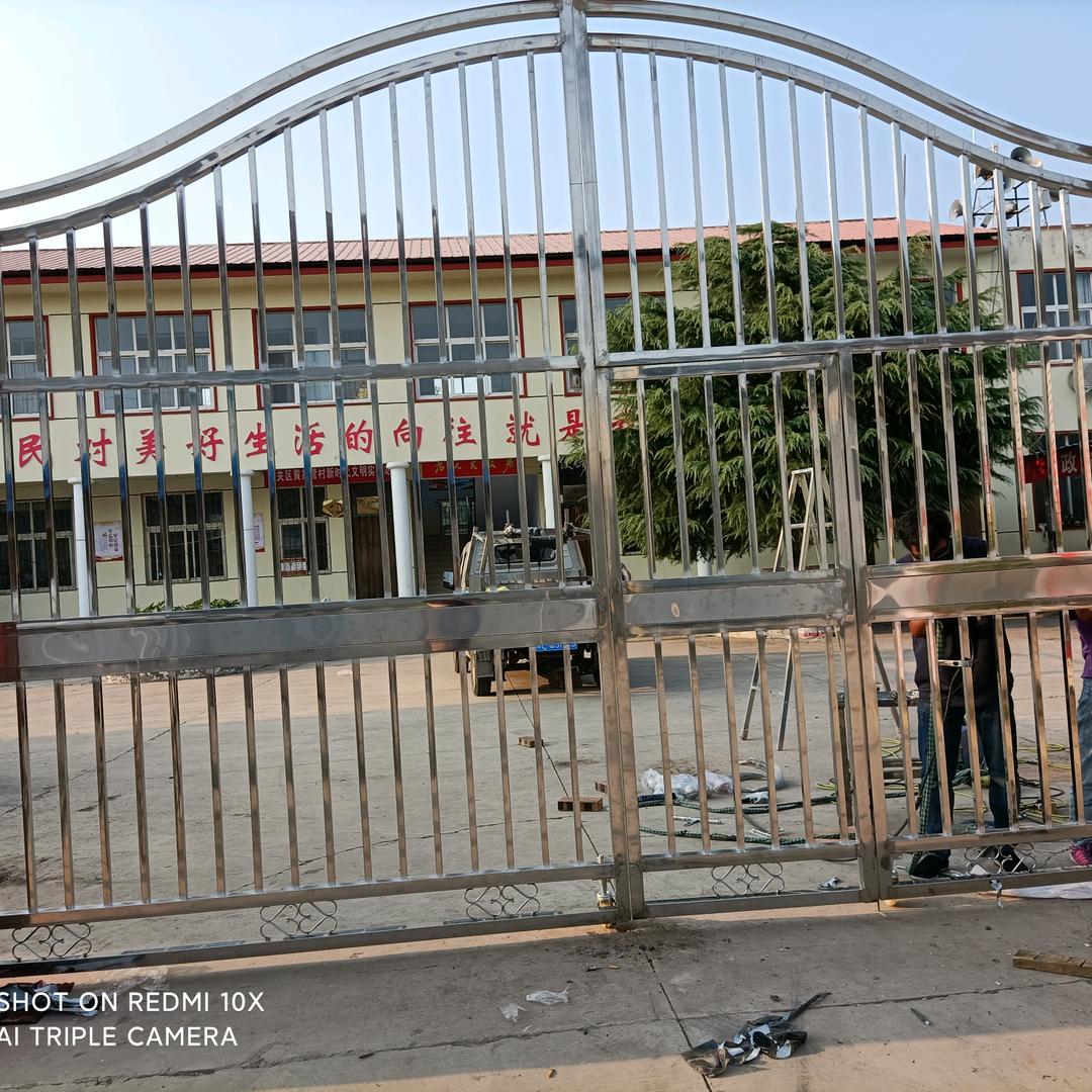 不锈钢制作儿童防护金钢网，楼梯，彩钢房