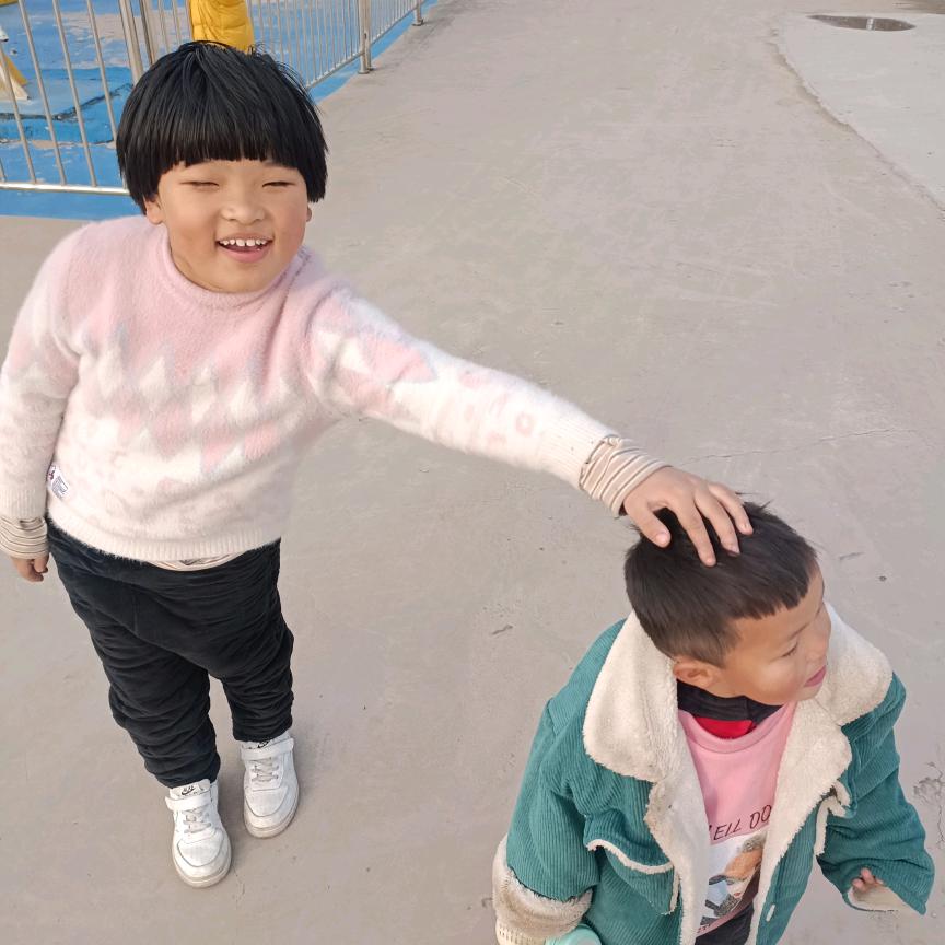 专业搞建筑的小路！！