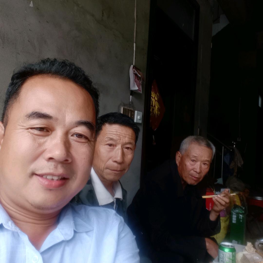 李建荣