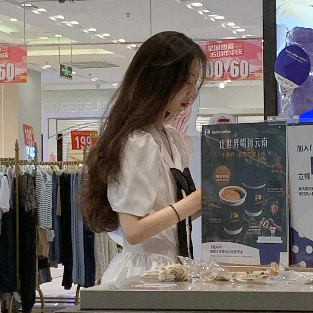 灿灿张