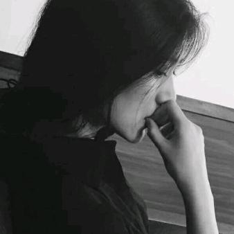 微笑带一点悲伤