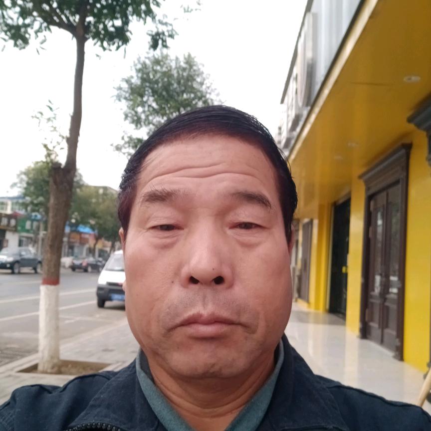 随风飘落的枫叶，