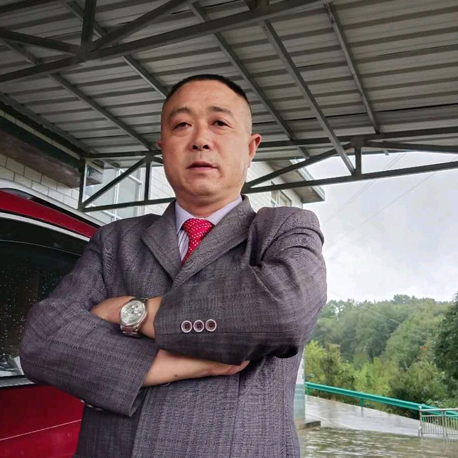 开货车的军哥