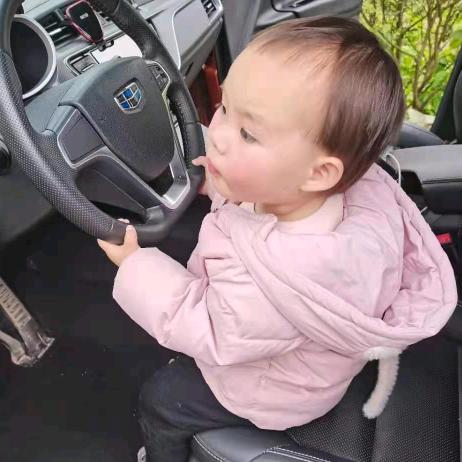 简贵军