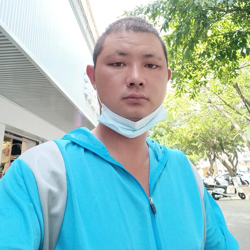 梁明文