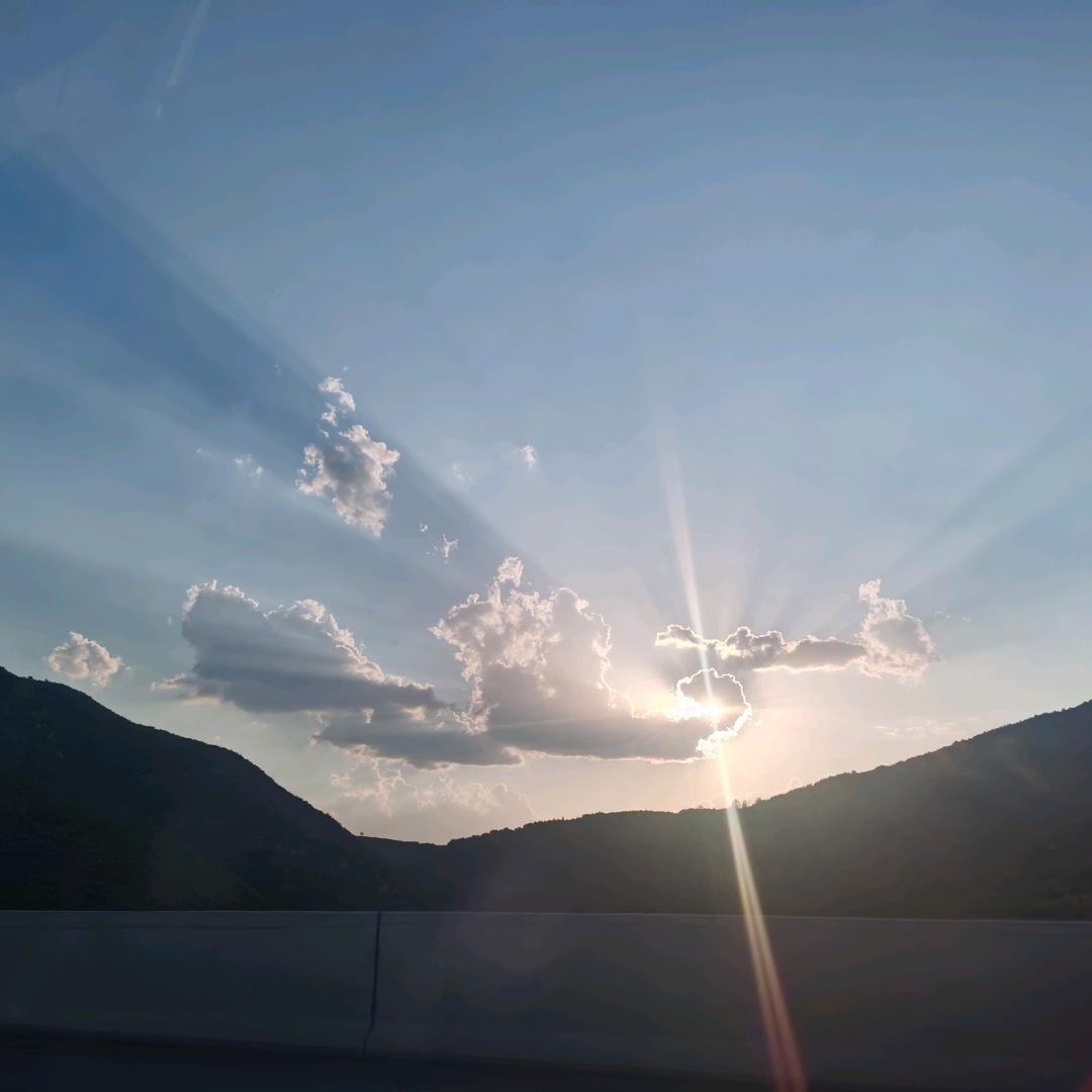 封爵铭墨
