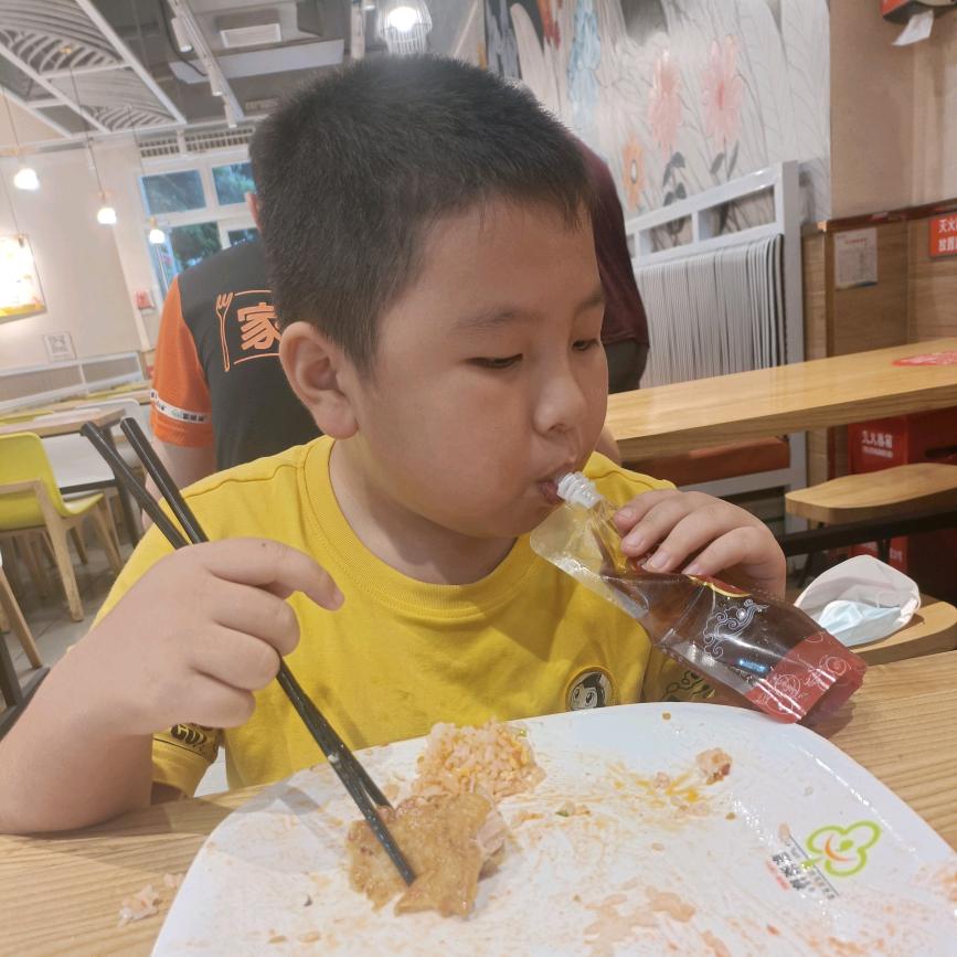 卤阿哥   臭豆腐