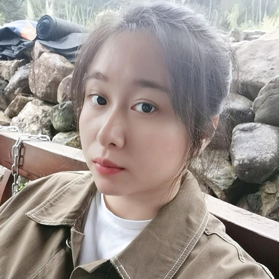 继光街贴膜小姐姐