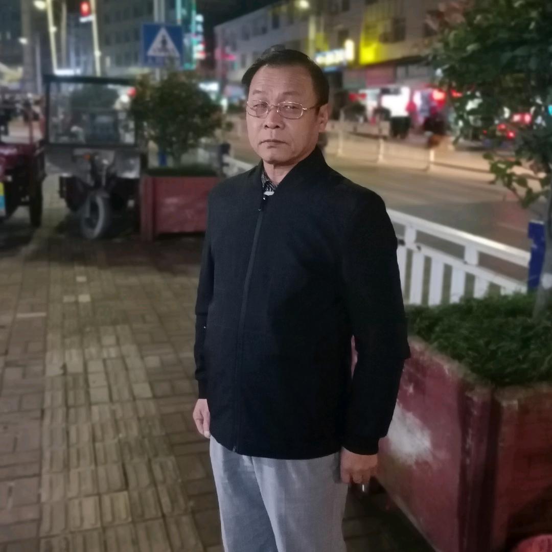 龙昌全