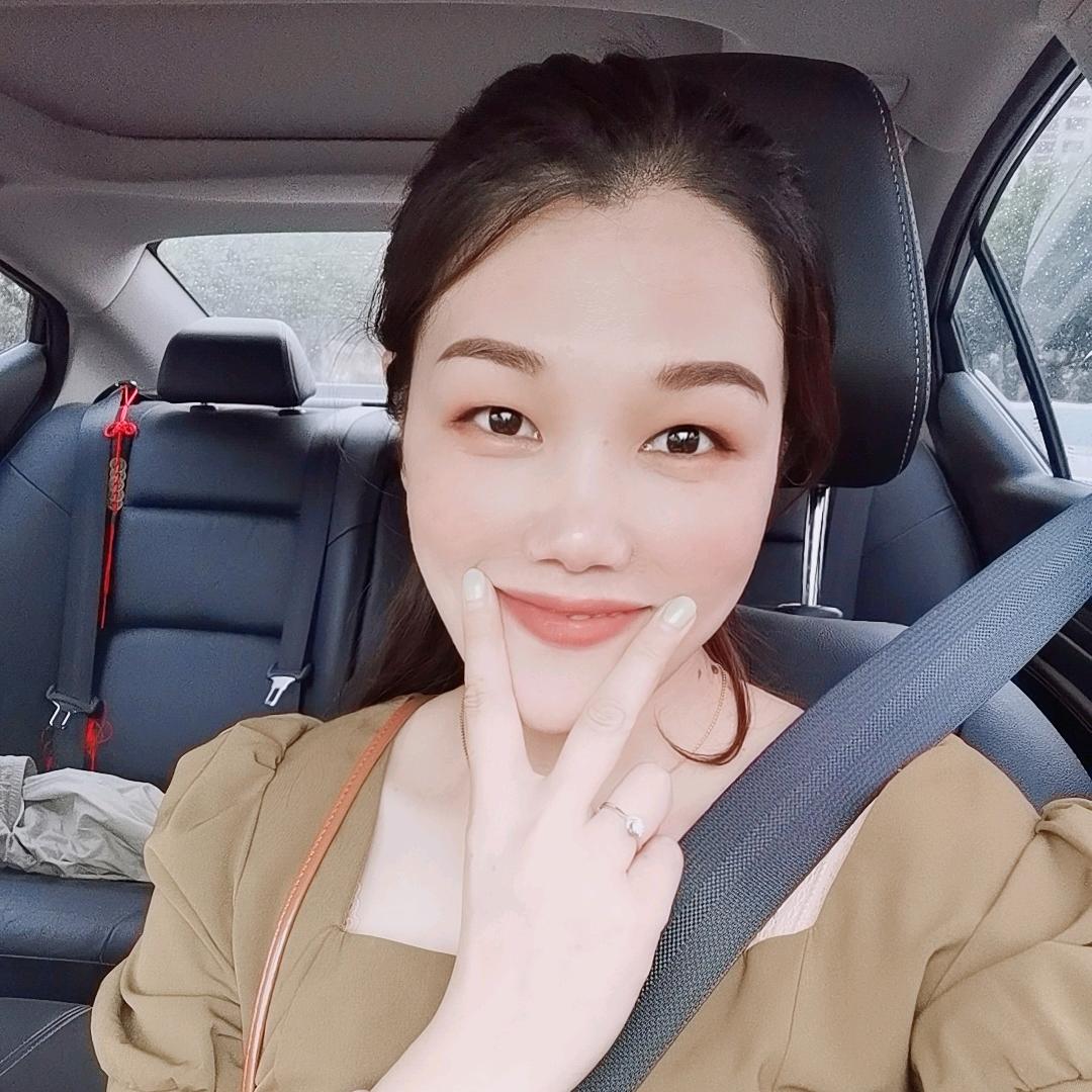 安丘装饰画老板娘