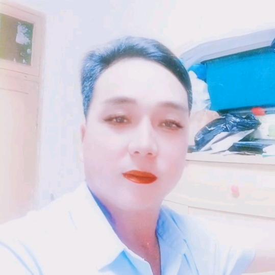 顺其自然，开开心心，每一天，笑给别人看，