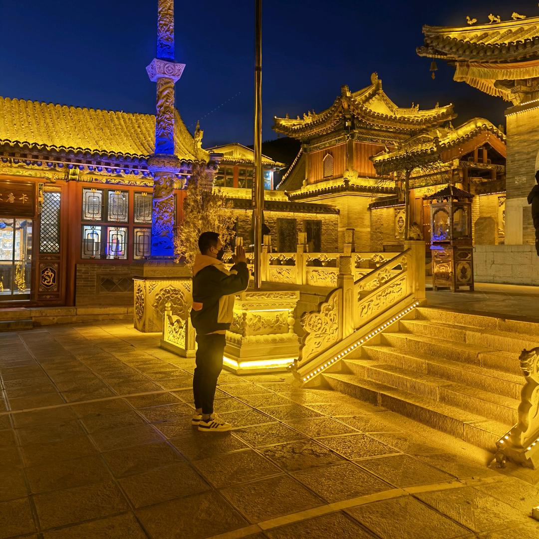 王某人《陌生的自己》