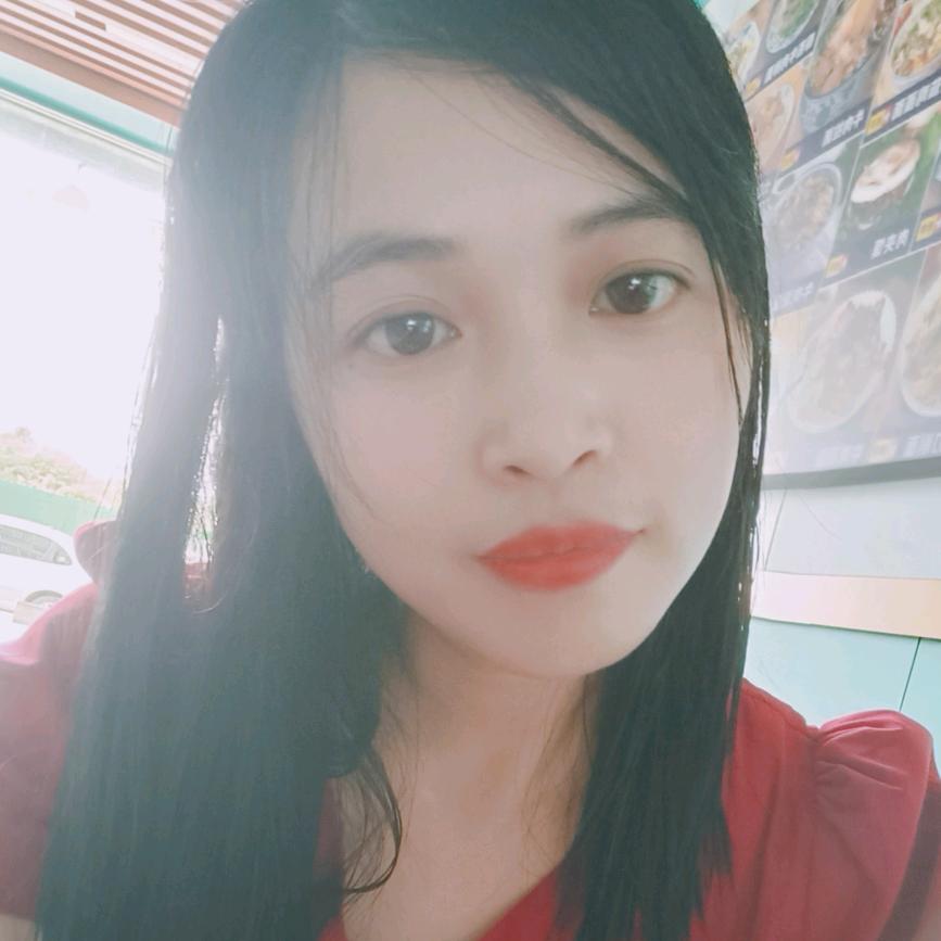 游过烟雨的小金鱼儿
