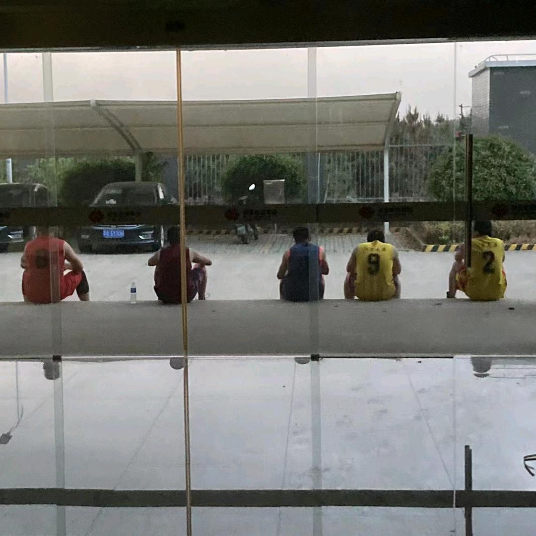 西双湖的水渠清