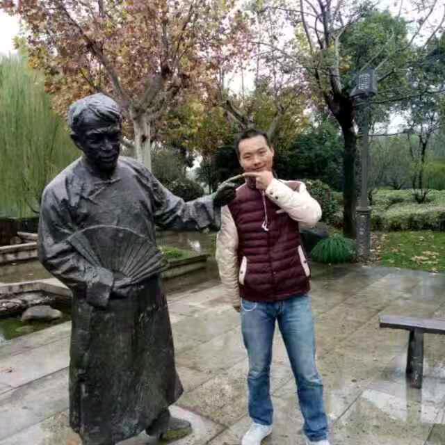 酒比人香