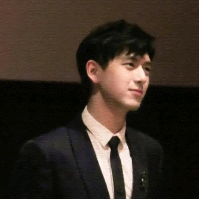 이현.