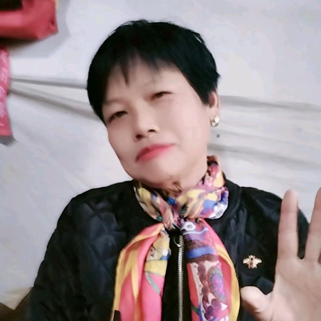 秋姐（每天中午十二点直播）