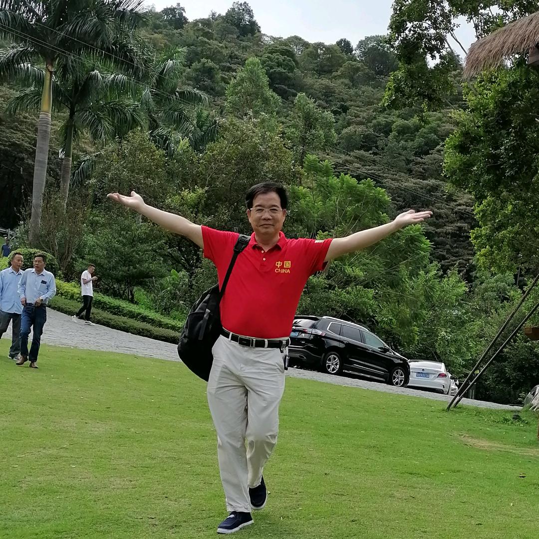 刘辉.