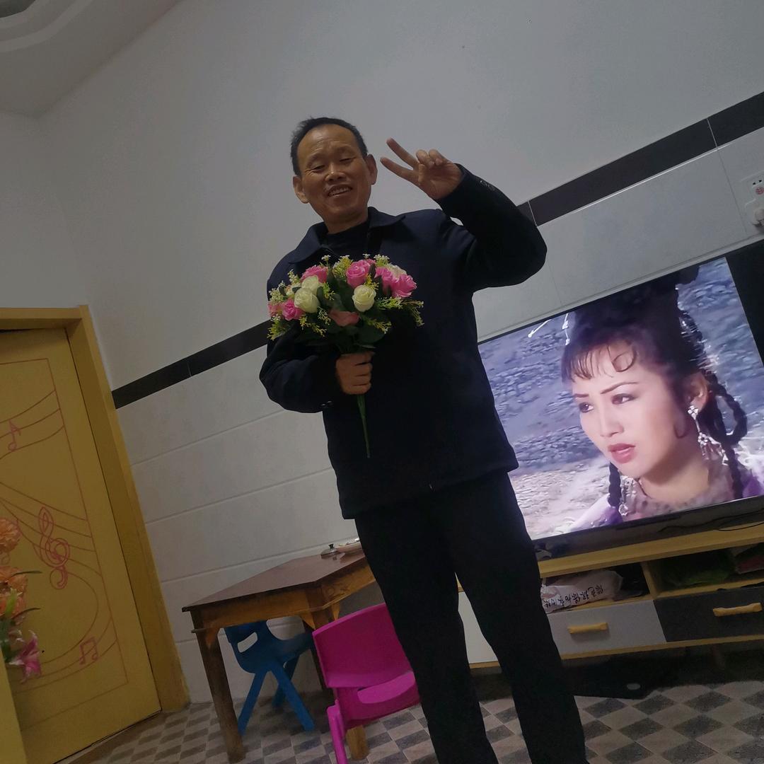 潘世龙
