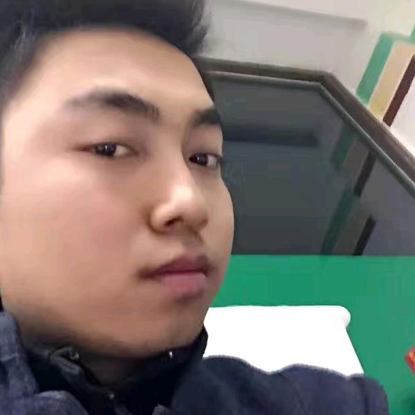 笑着往前走