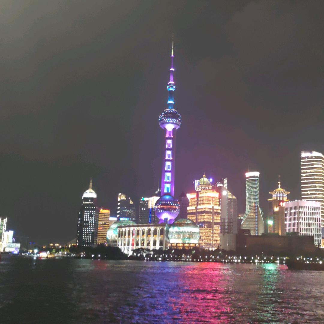 蔚蓝天空