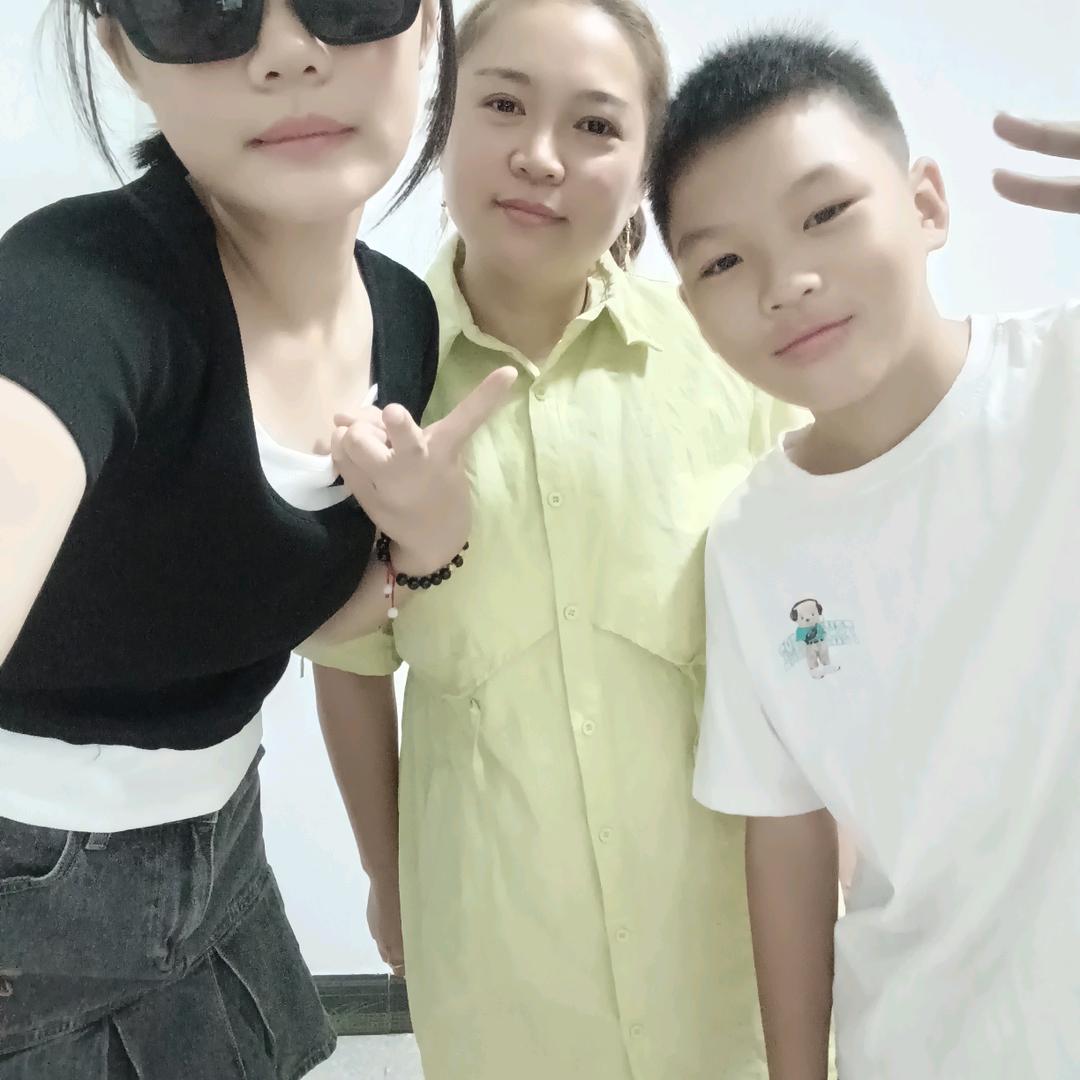 开心每一天👨‍👩‍👧‍👦